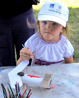 Arts and crafts from recycled materials. Photo: Yoav Devir, KKL-JNF Photo Archive